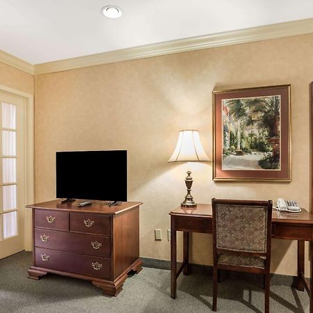 Traditions Hotel & Spa, Ascend Hotel Collection Johnson City Экстерьер фото
