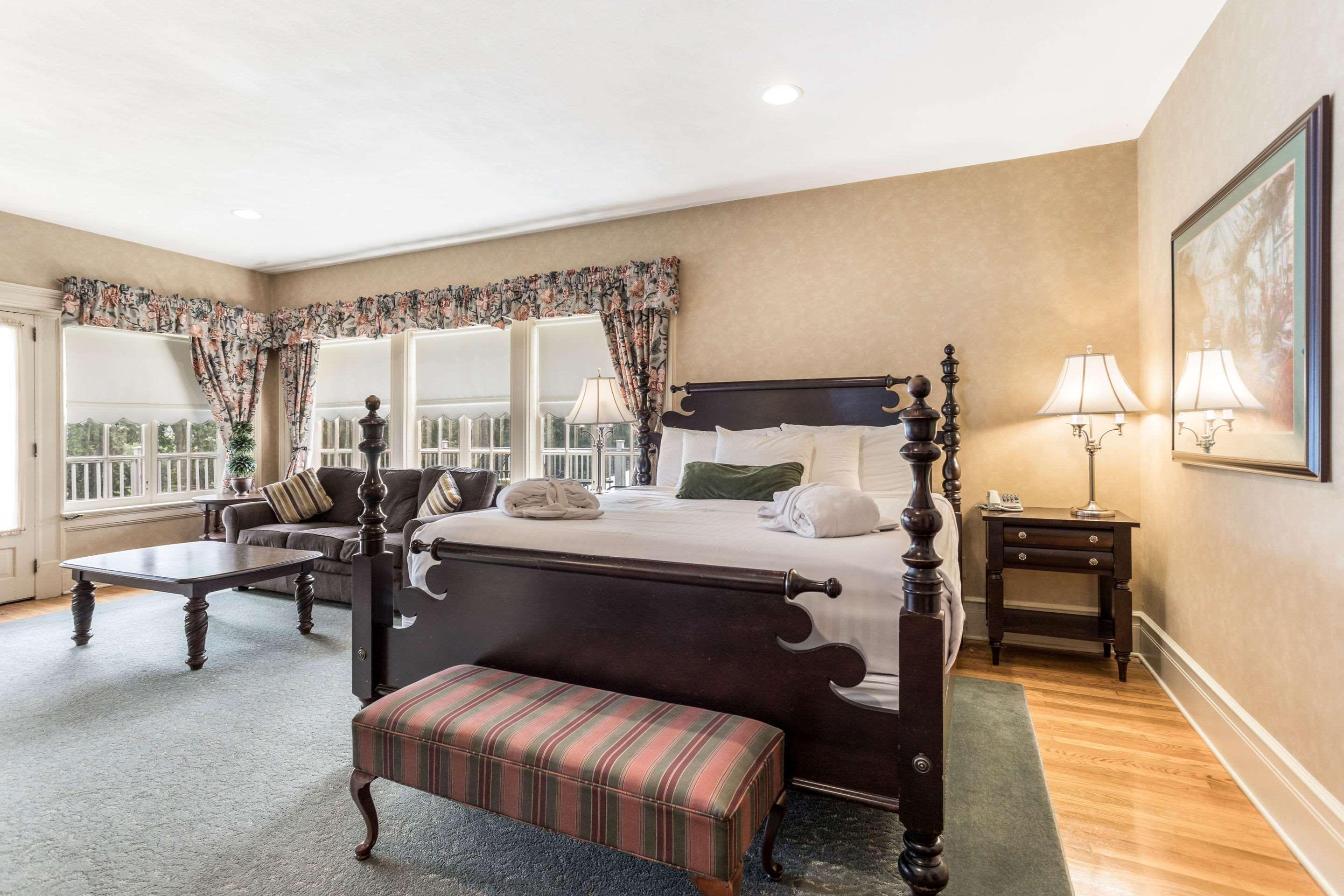 Traditions Hotel & Spa, Ascend Hotel Collection Johnson City Экстерьер фото