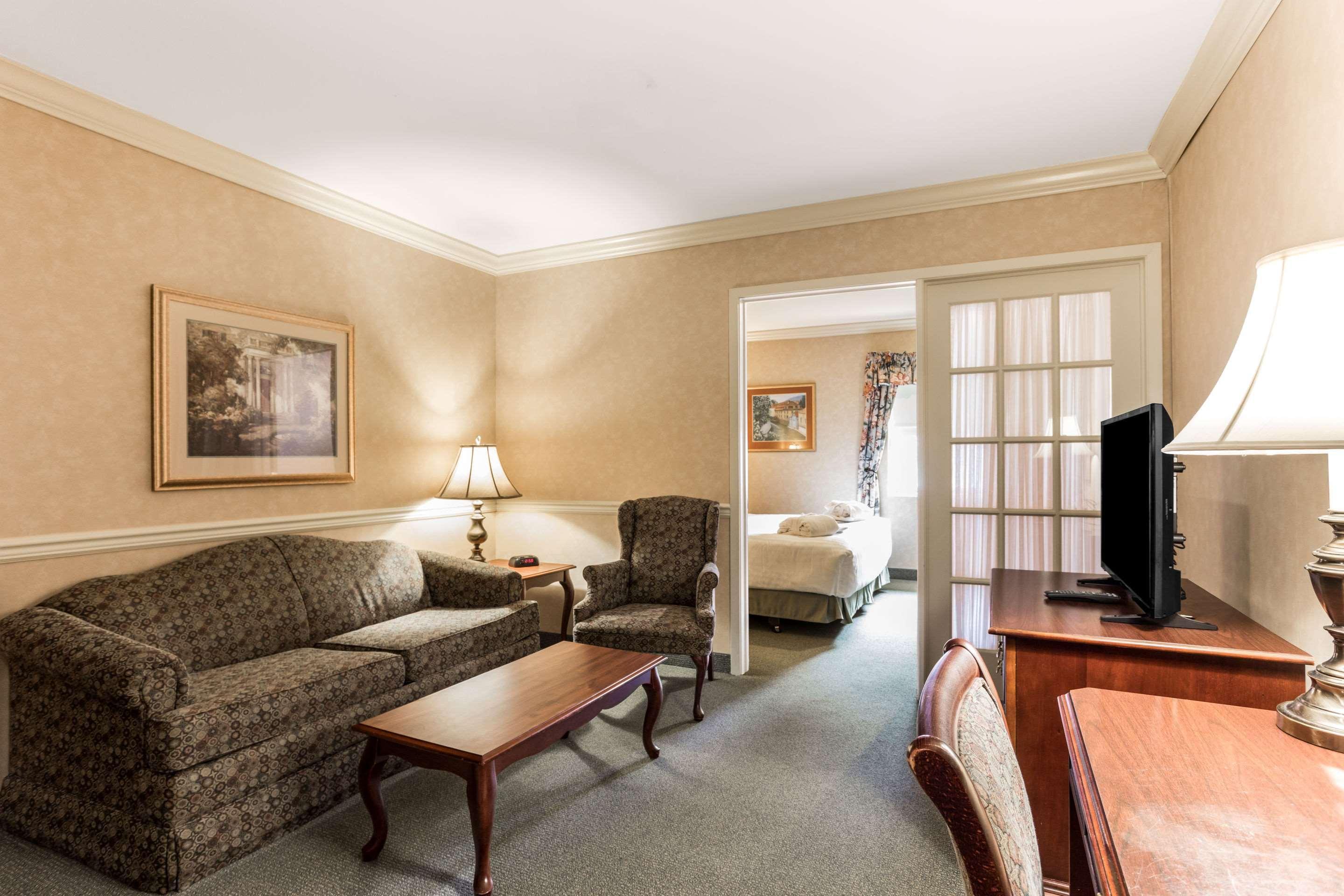 Traditions Hotel & Spa, Ascend Hotel Collection Johnson City Экстерьер фото