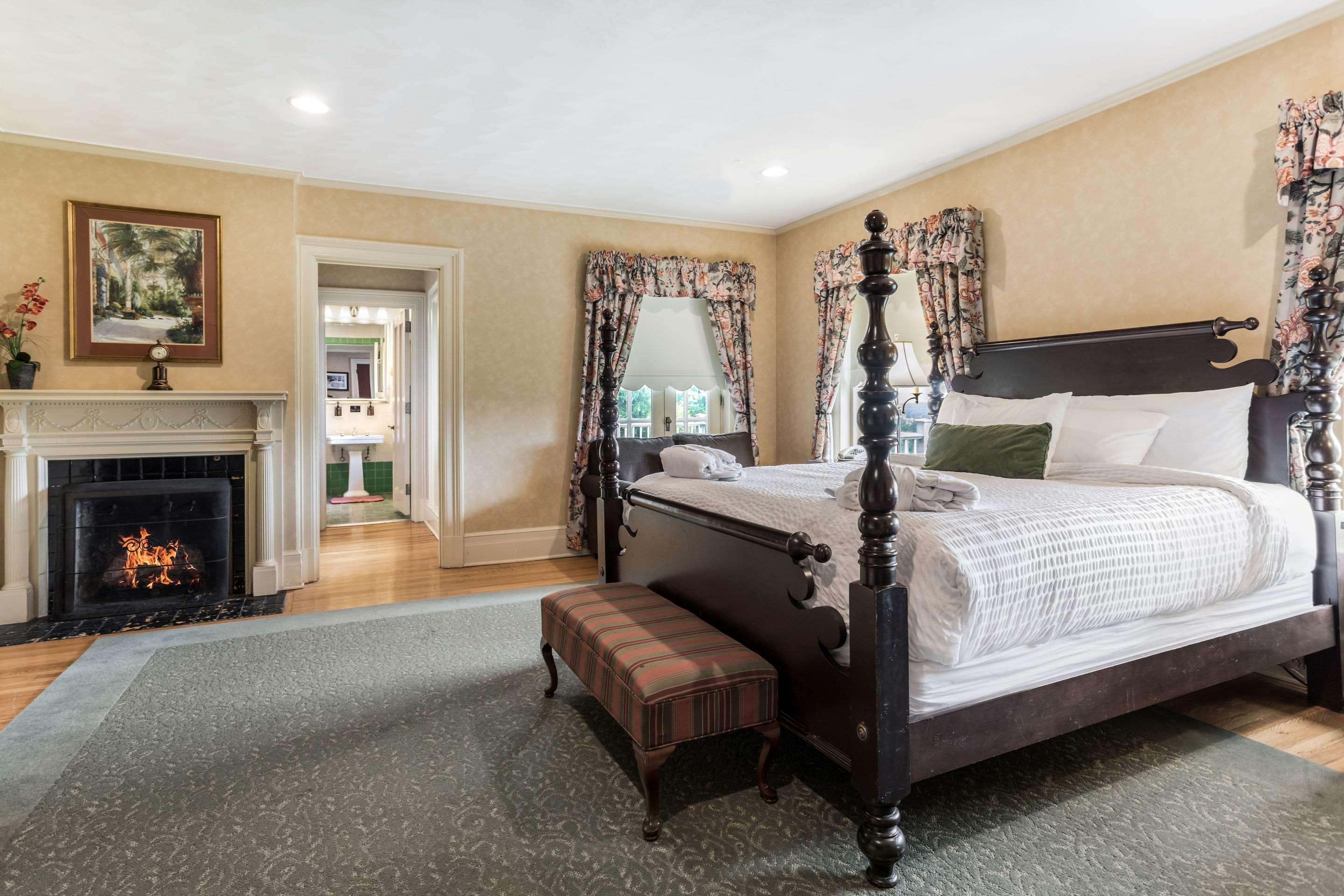 Traditions Hotel & Spa, Ascend Hotel Collection Johnson City Экстерьер фото