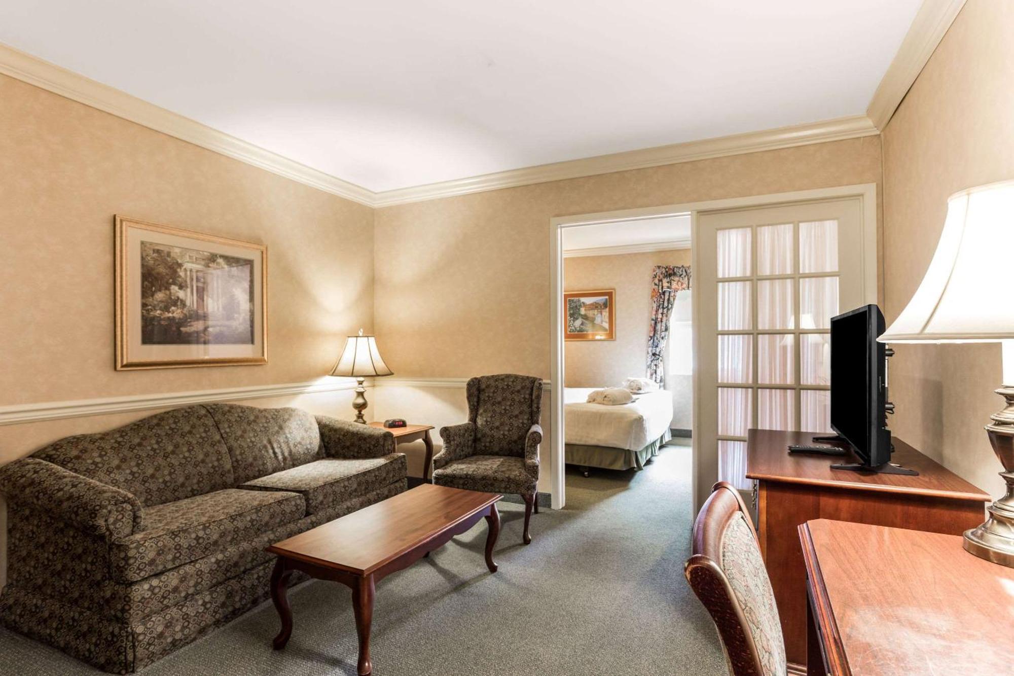 Traditions Hotel & Spa, Ascend Hotel Collection Johnson City Экстерьер фото
